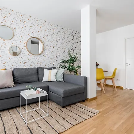 Go Madrid Apartments By Olala Homes-3
